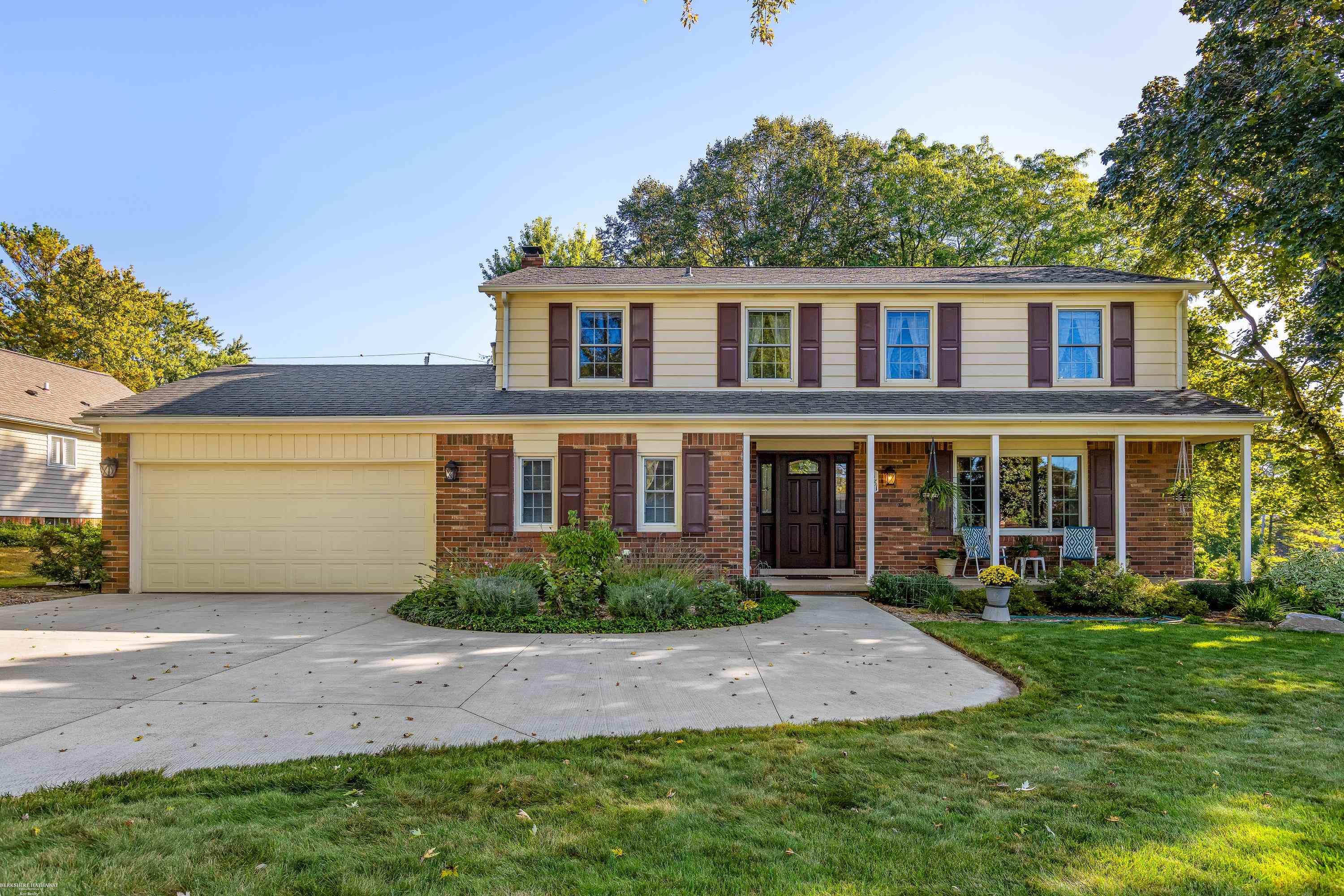 681 Lake Forest Road Rochester, MI 48309 - Photo 1 of 41 50156139-c96e32f8-400d-47ce-bd37-cc0bef6f647a.JPG