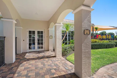 $1,249,999 | 101 Casa Grande Court, Palm Beach Gardens, FL 33418