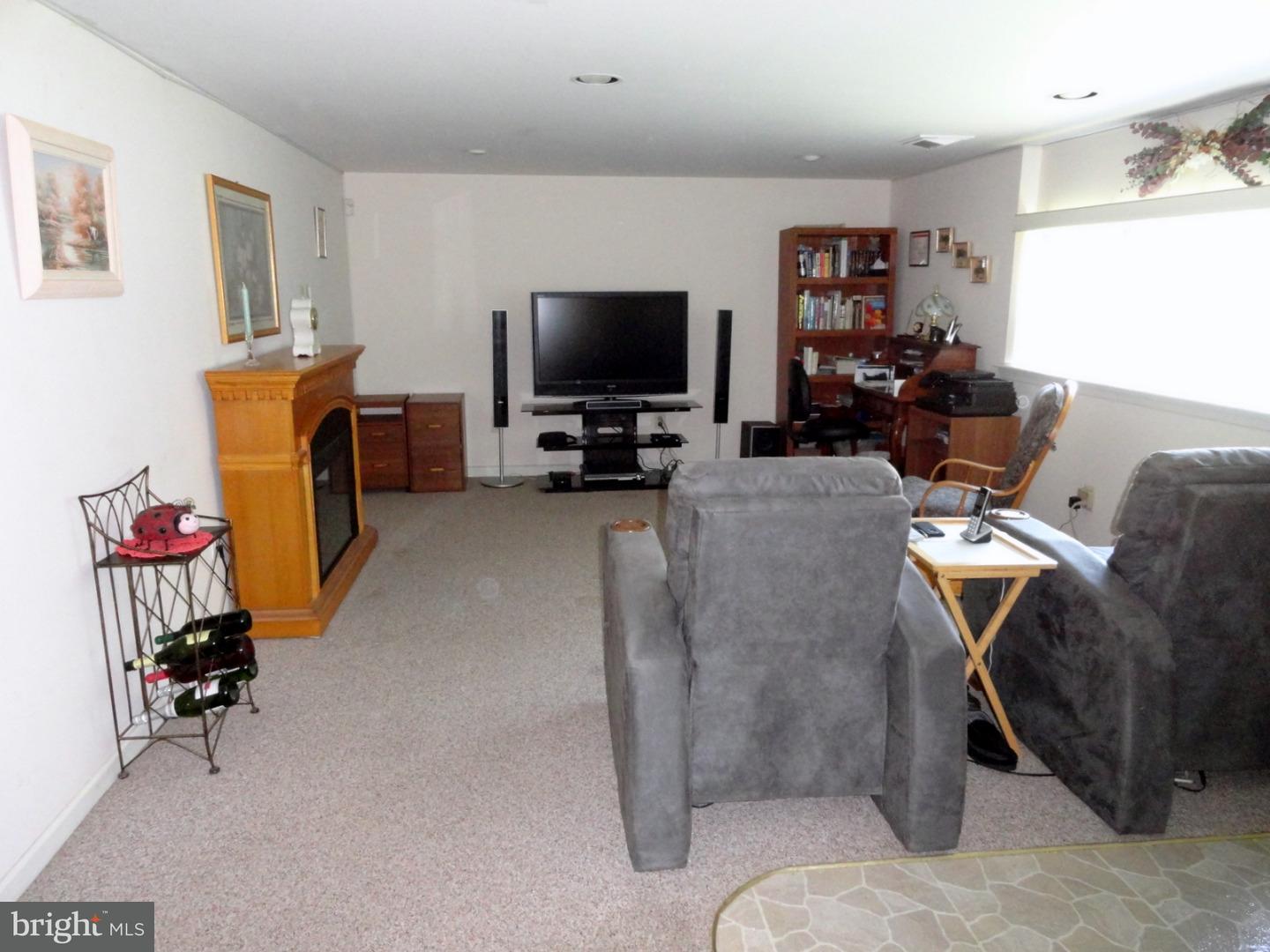 646 Good Intent Road Blackwood, NJ 08012 - Photo 10 of 25 Family Room