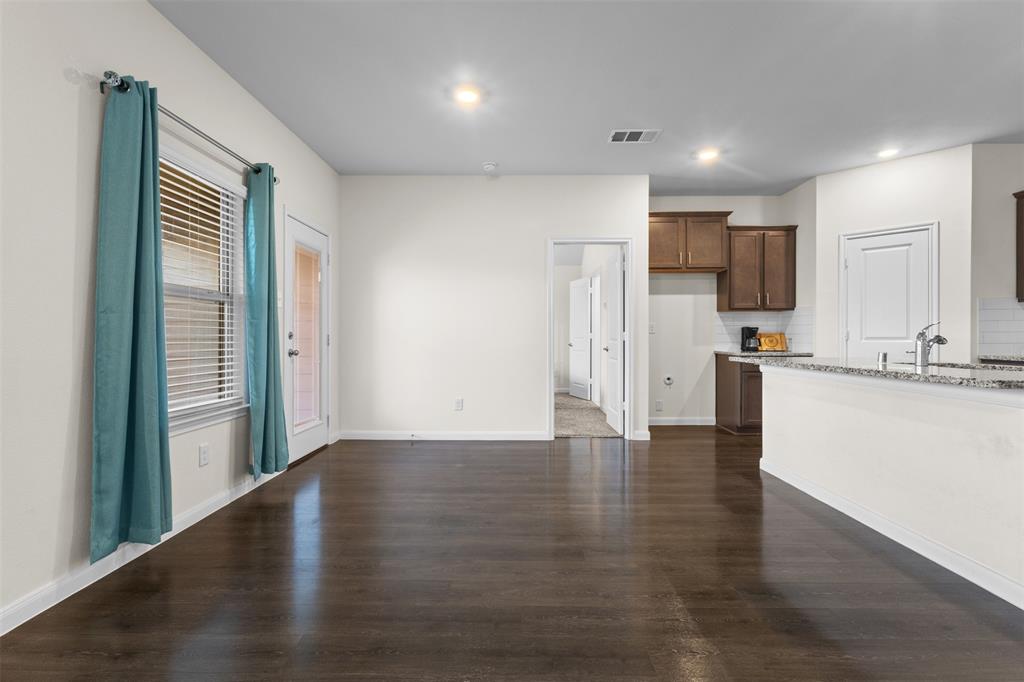 513 Spur Ridge Princeton, TX 75407 - Photo 5 of 15