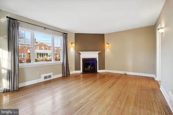 $4,000 | 313 East Mason Avenue, Alexandria, VA 22301