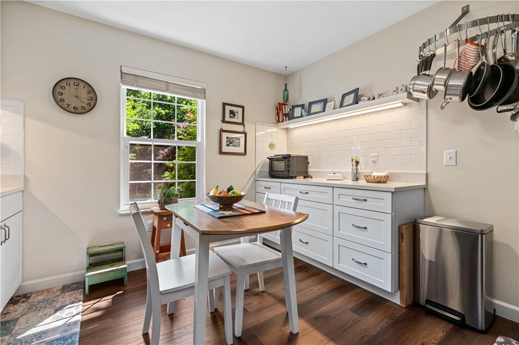 162 Old English Road Pittsburgh, PA 15237 - Photo 9 of 25 Gallery Image 9