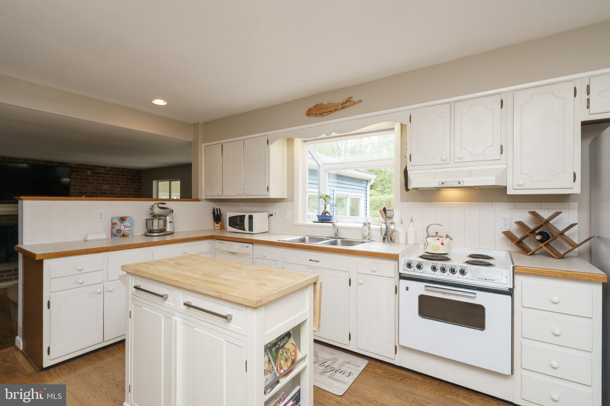407 Berkley Road Exton, PA 19341 - Photo 13 of 37 Kitchen
