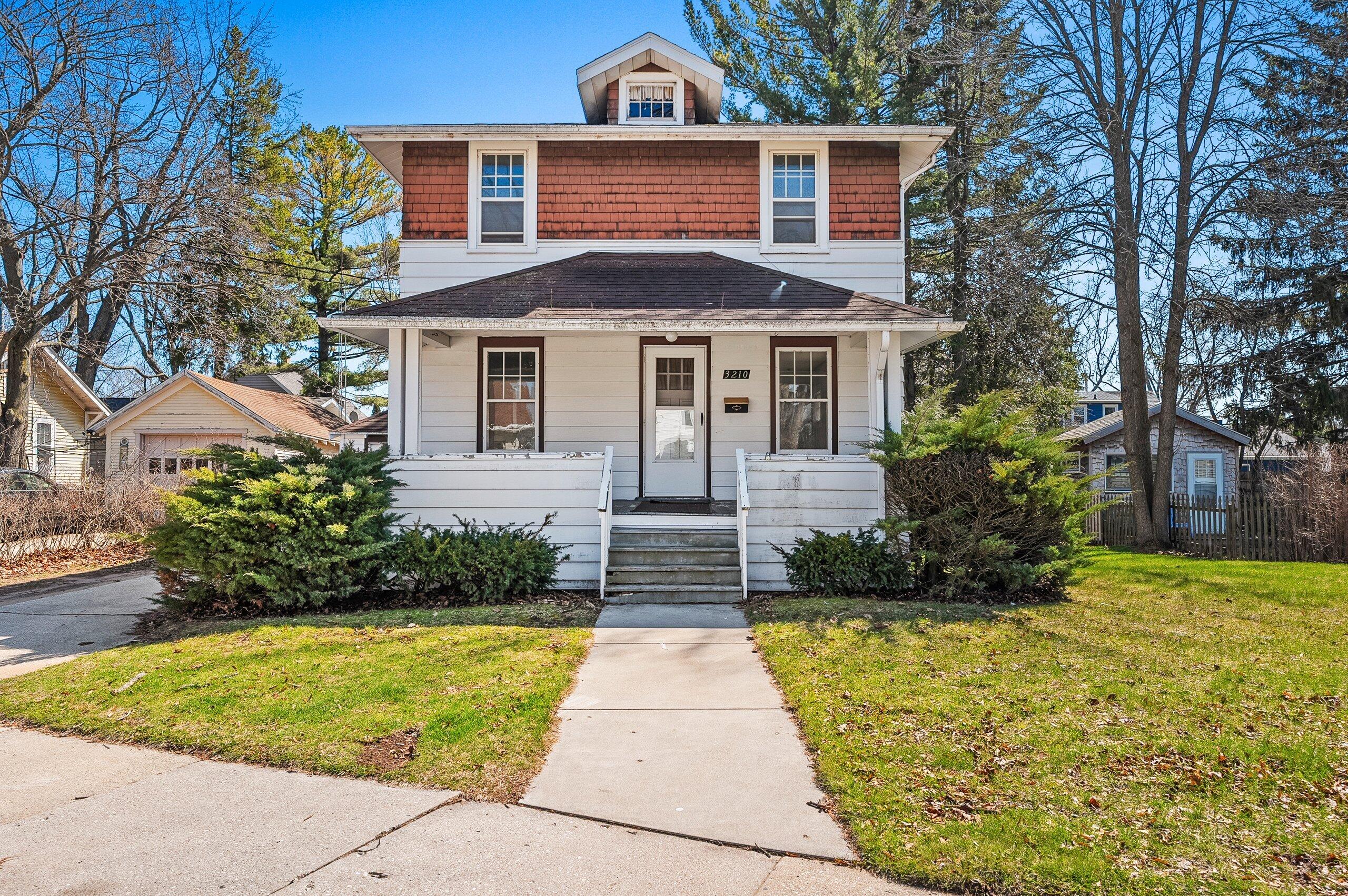 3210 Monroe Street Two Rivers, WI 54241 - Photo 1 of 1 001-3210MonroeStreet-TwoRivers-WI-54241-