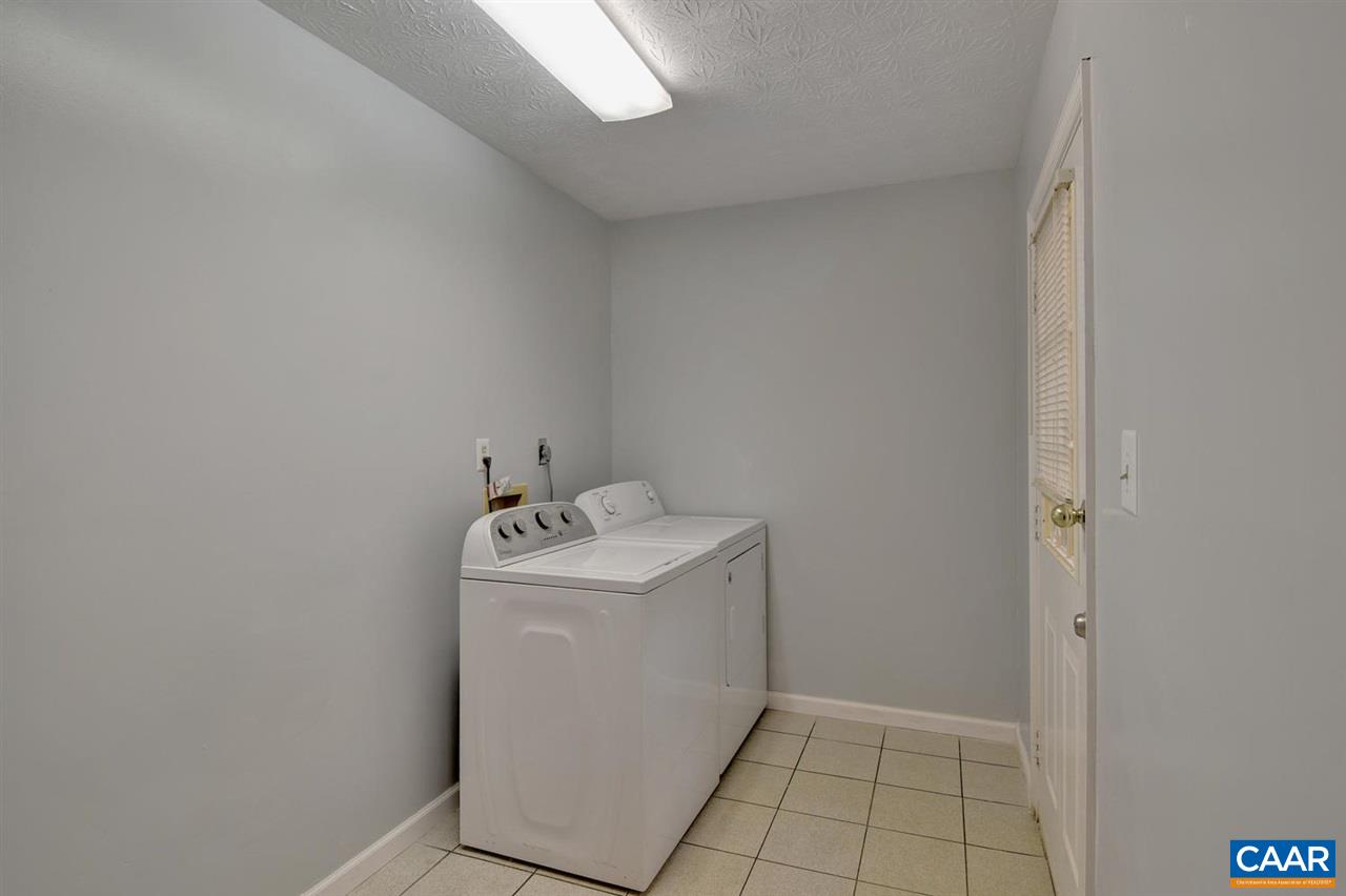 12 Laguna Road Palmyra, VA 22963 - Photo 12 of 50 a utility room with a washer and dryer