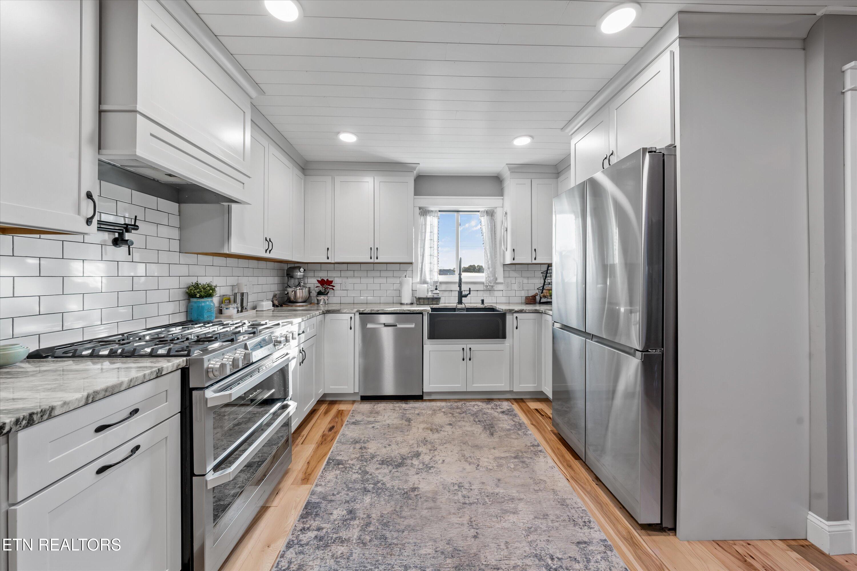 2940 Beecarter Road Dandridge, TN 37725 - Photo 19 of 54 16-Kitchen