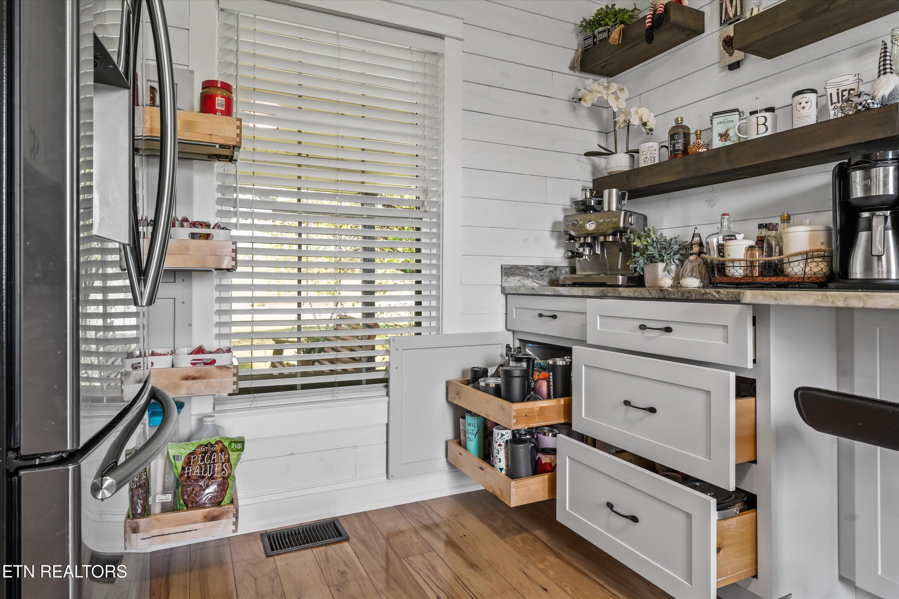 2940 Beecarter Road Dandridge, TN 37725 - Photo 25 of 54 19-Pull Out Drawers