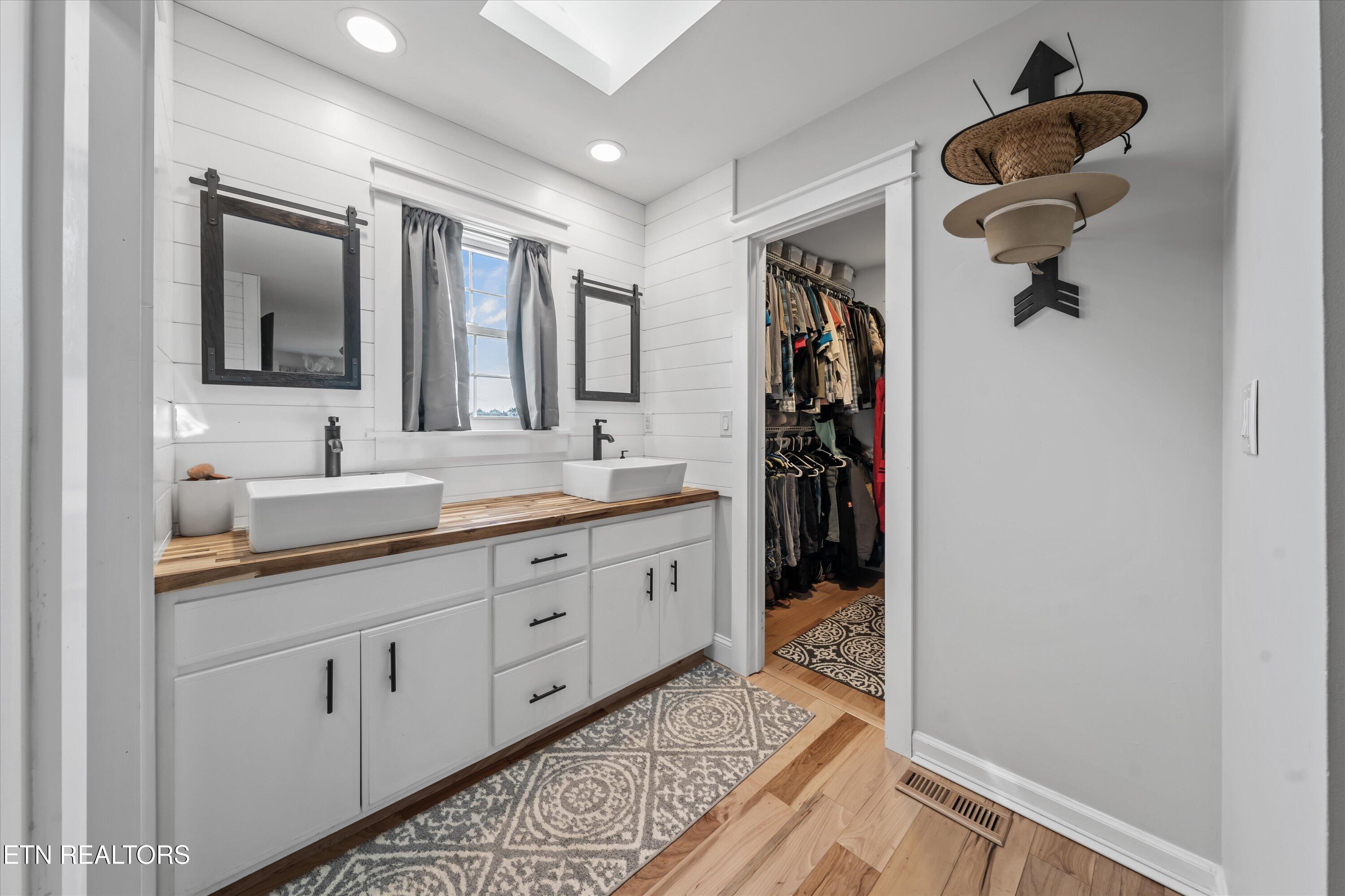 2940 Beecarter Road Dandridge, TN 37725 - Photo 31 of 54 31-En Suite Bath with Walk In Closet