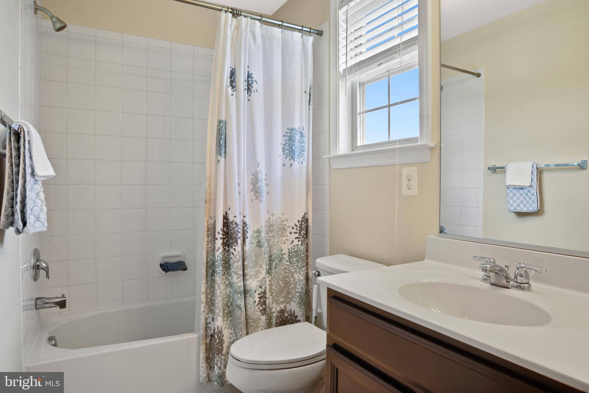 8185 Ridgely Loop Severn, MD 21144 - Photo 21 of 39 Upper Level Hall Bathroom