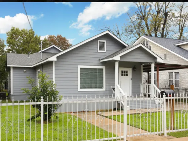 $1,850 | 508 East Thompson Place, San Antonio, TX 78225