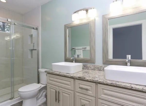 $1,850 | 508 East Thompson Place, San Antonio, TX 78225