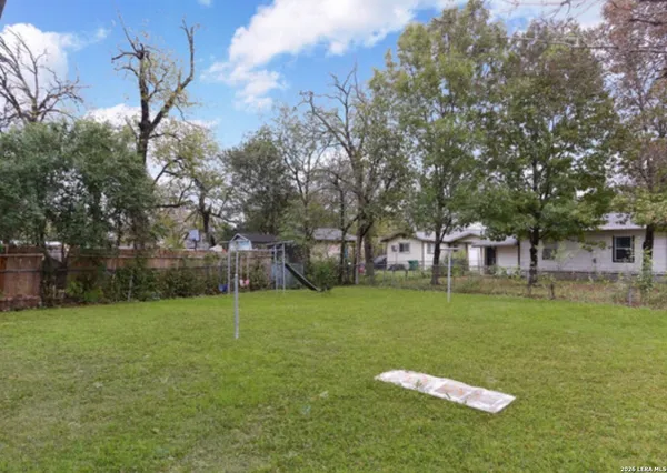 $1,850 | 508 East Thompson Place, San Antonio, TX 78225