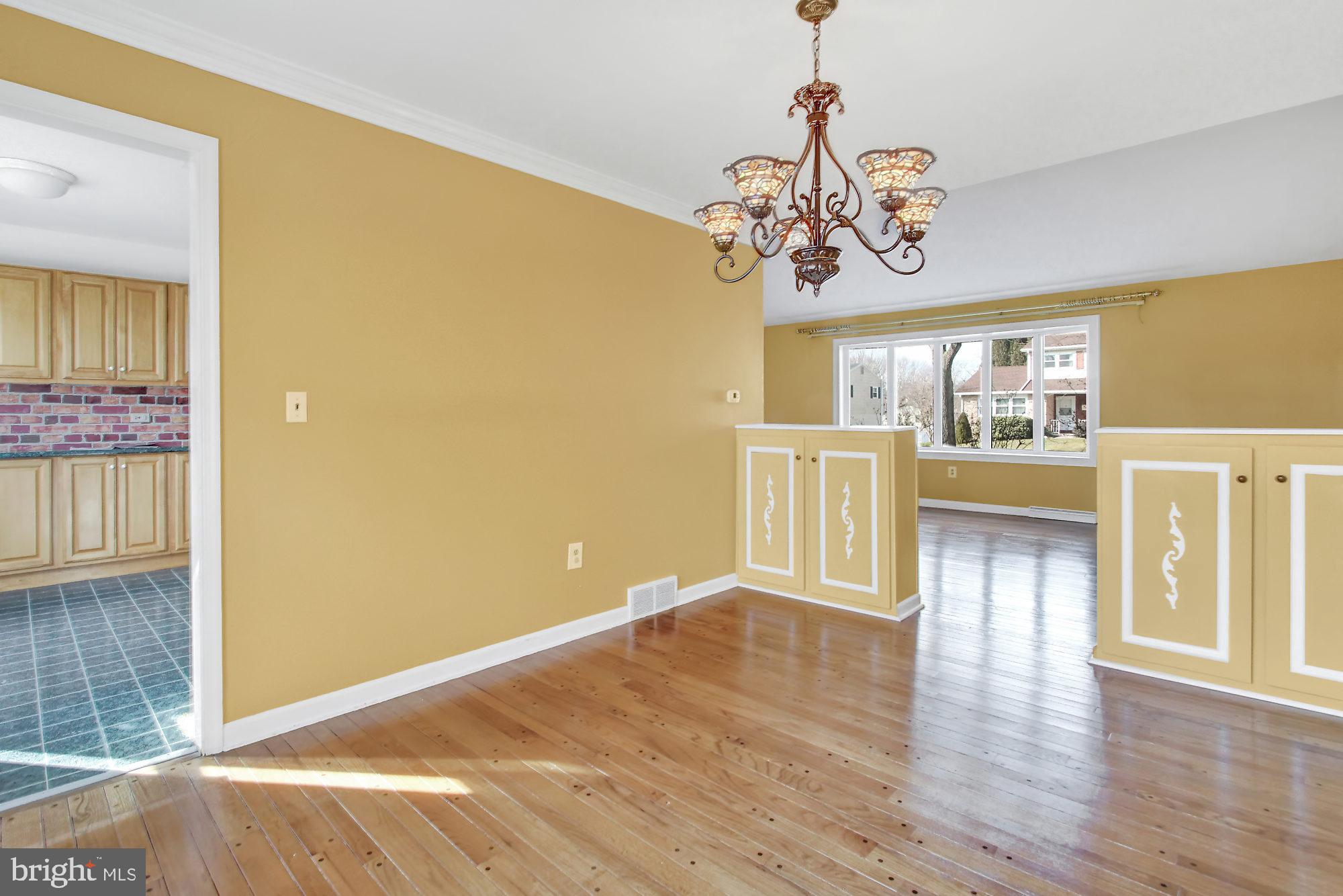 520 Spring House Road Camp Hill, PA 17011 - Photo 6 of 26 Dining Room