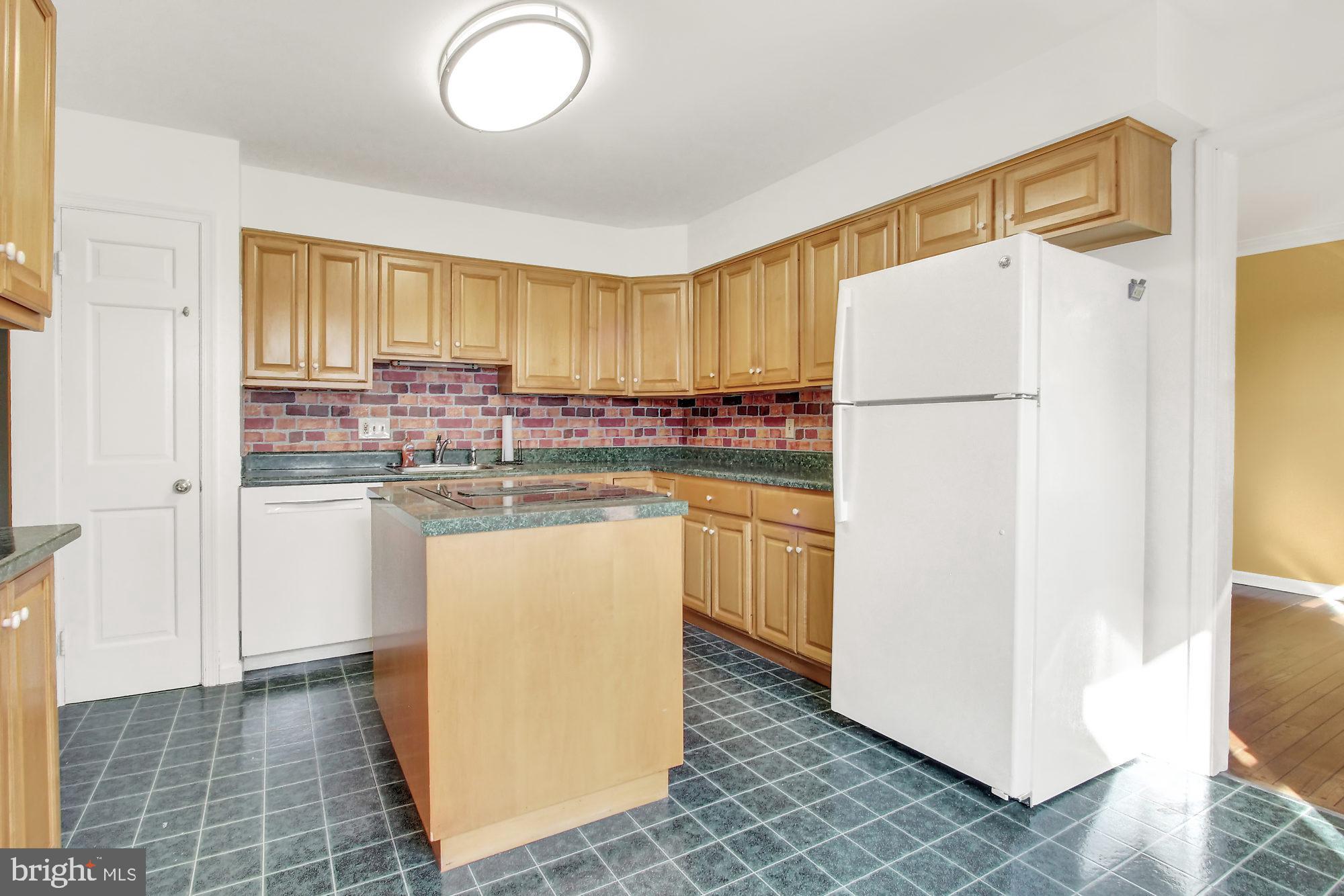 520 Spring House Road Camp Hill, PA 17011 - Photo 7 of 26 Kitchen
