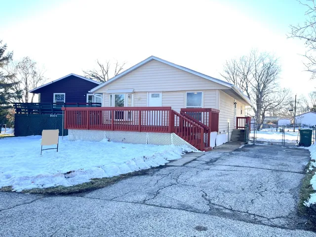 $2,200 | 1606 North Poplar Avenue, Round Lake Beach, IL 60073