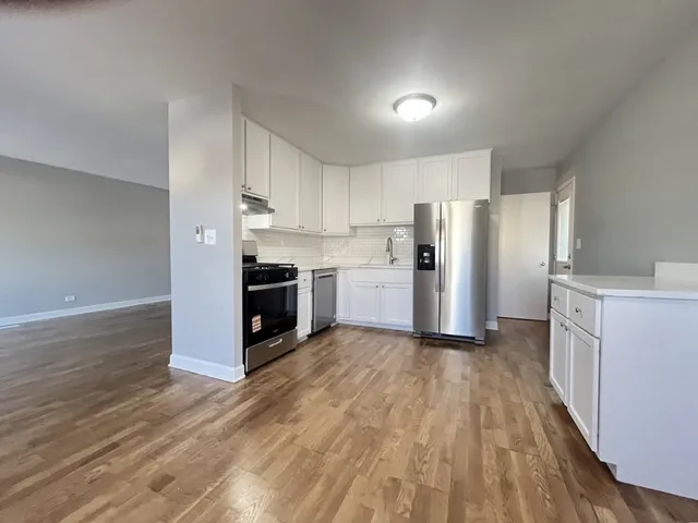 $2,200 | 1606 North Poplar Avenue, Round Lake Beach, IL 60073