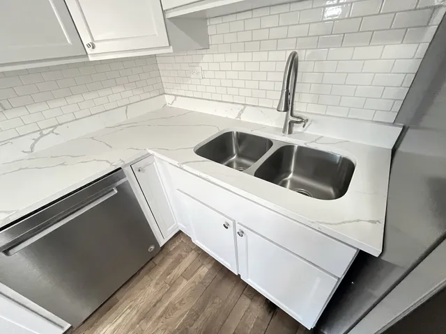 $2,200 | 1606 North Poplar Avenue, Round Lake Beach, IL 60073