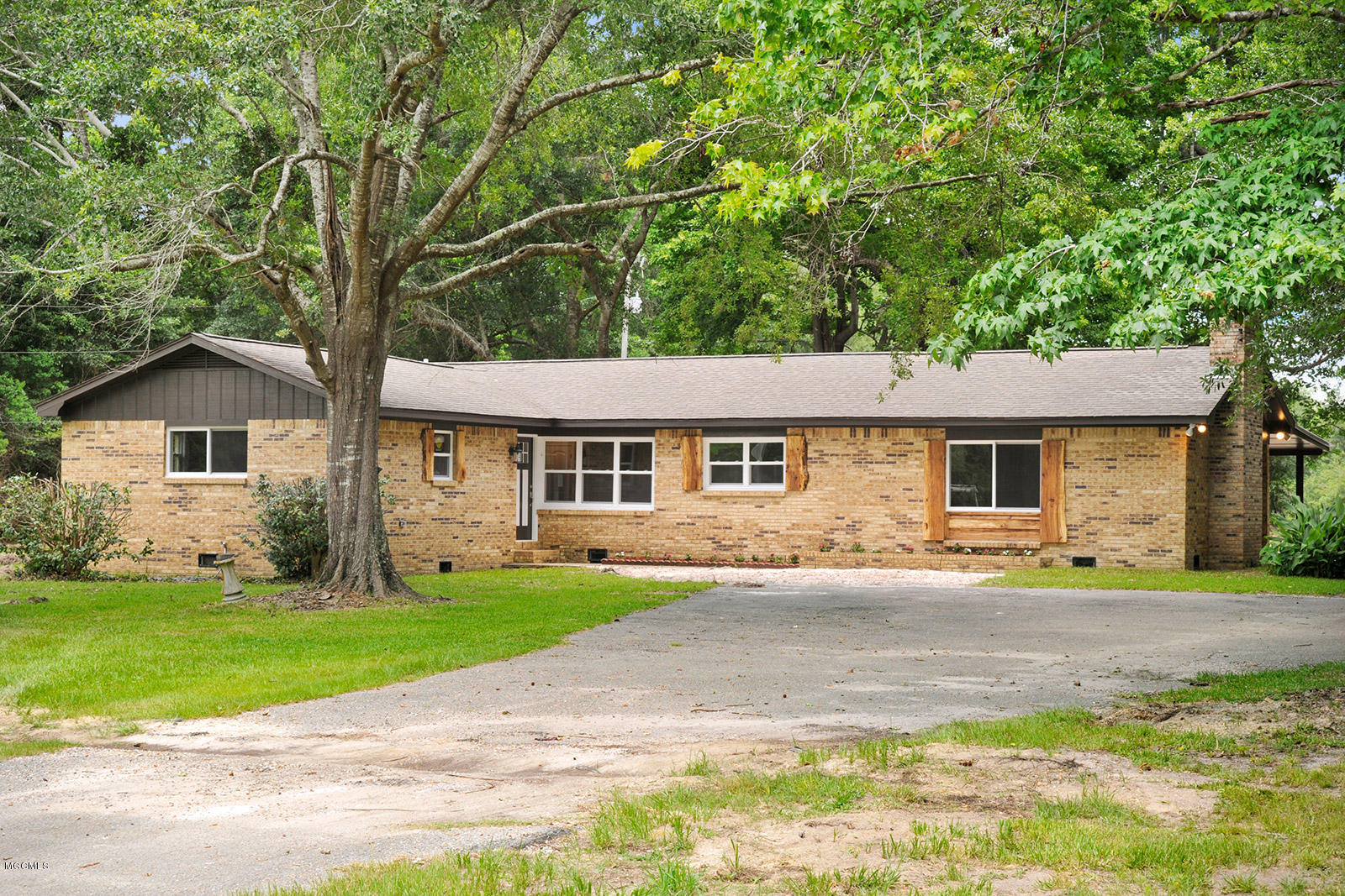 13518 John Clark Road Gulfport, MS 39503 - Photo 2 of 20 002_1600x1067_mls_1600x1067