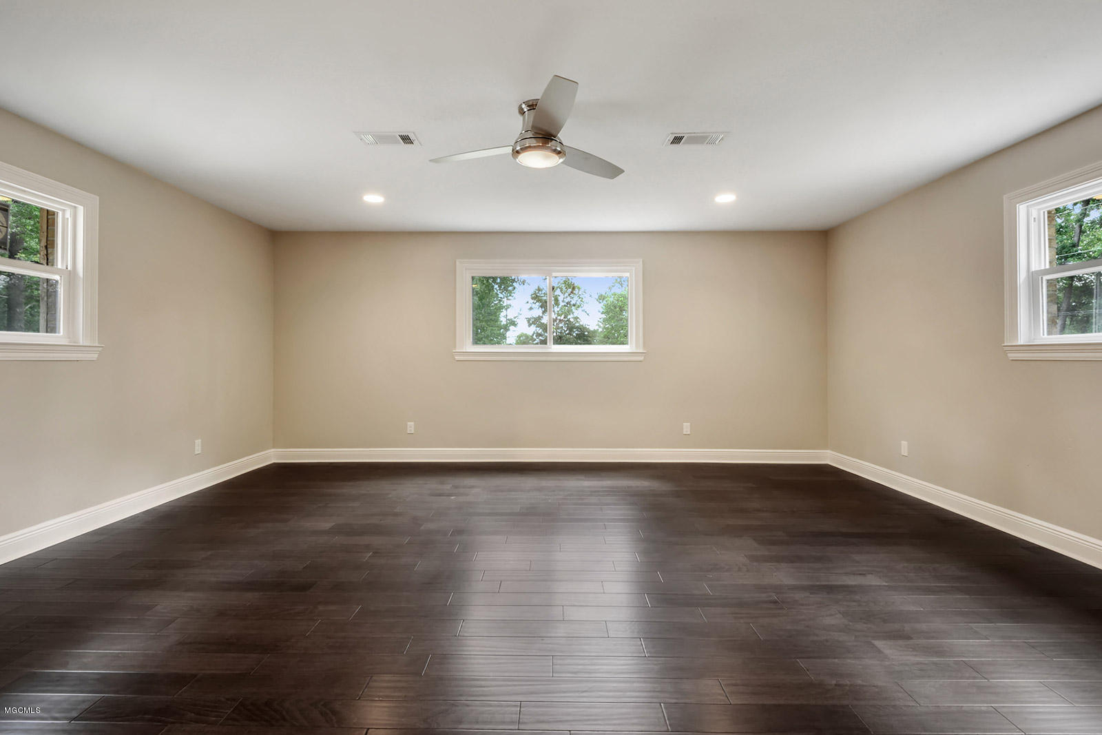 13518 John Clark Road Gulfport, MS 39503 - Photo 9 of 20 009_1600x1067_mls_1600x1067
