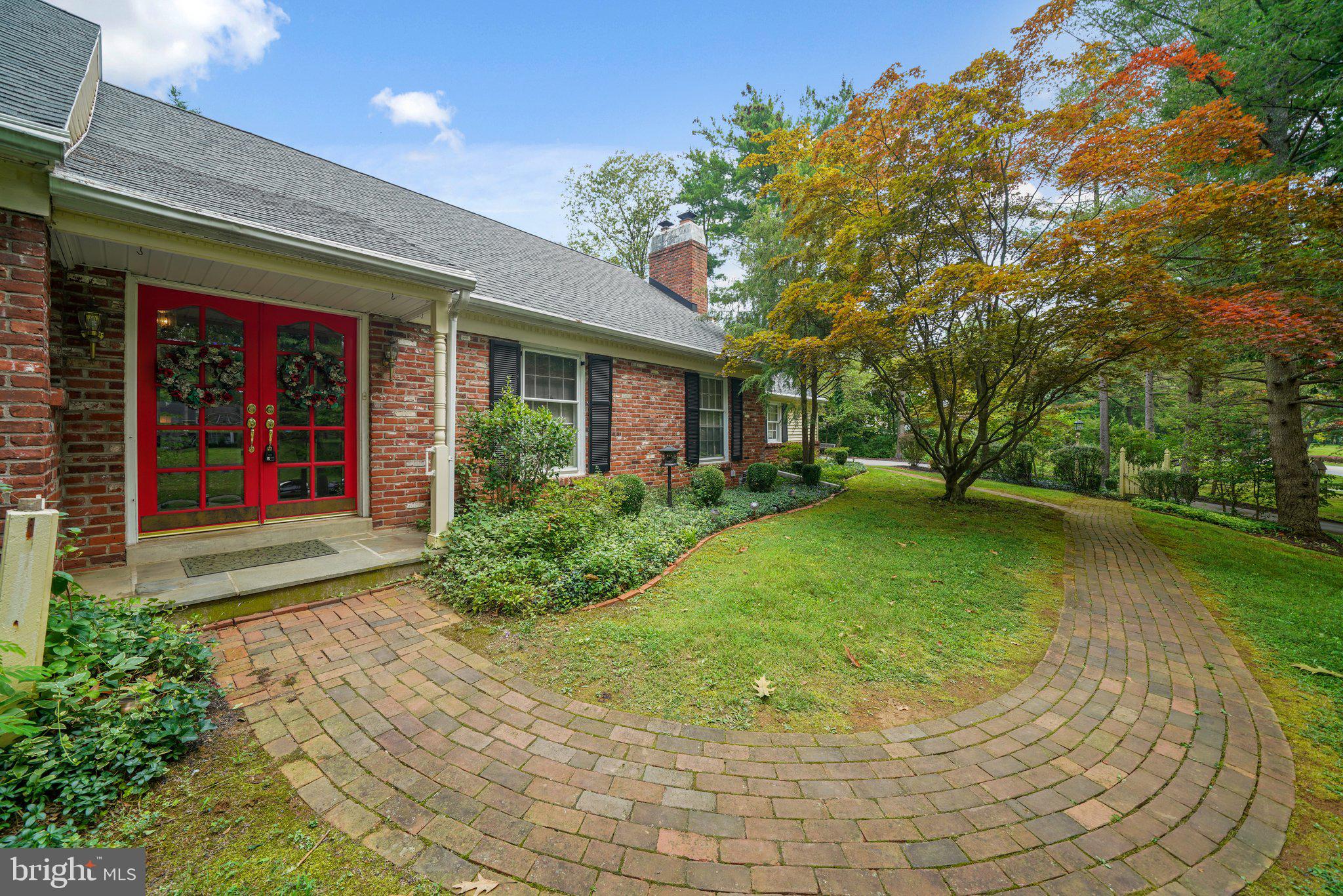 545 Richards Road Wayne, PA 19087 - Photo 2 of 36