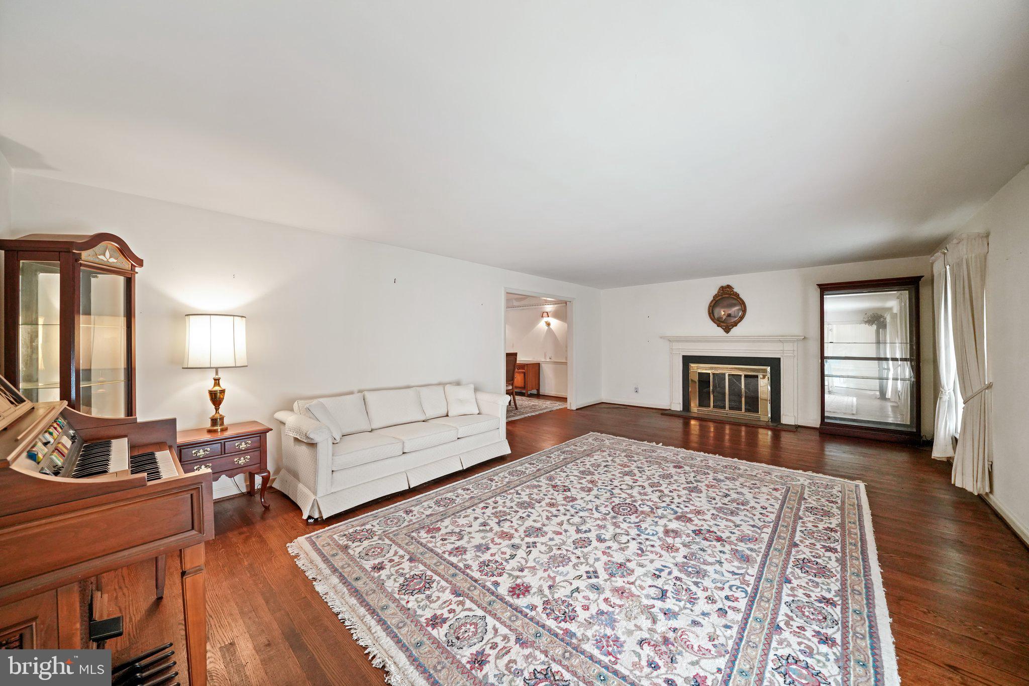 545 Richards Road Wayne, PA 19087 - Photo 4 of 36