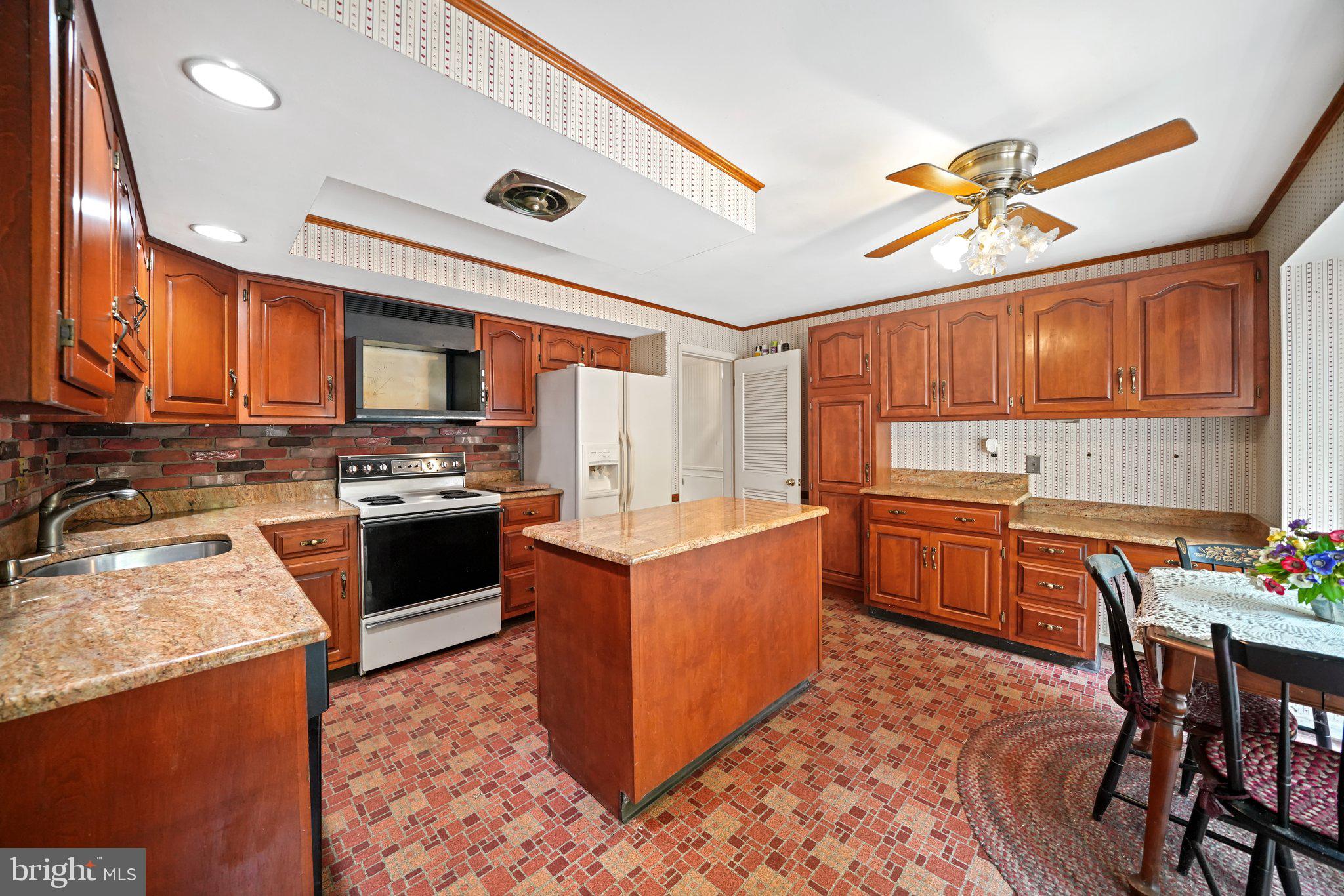 545 Richards Road Wayne, PA 19087 - Photo 10 of 36