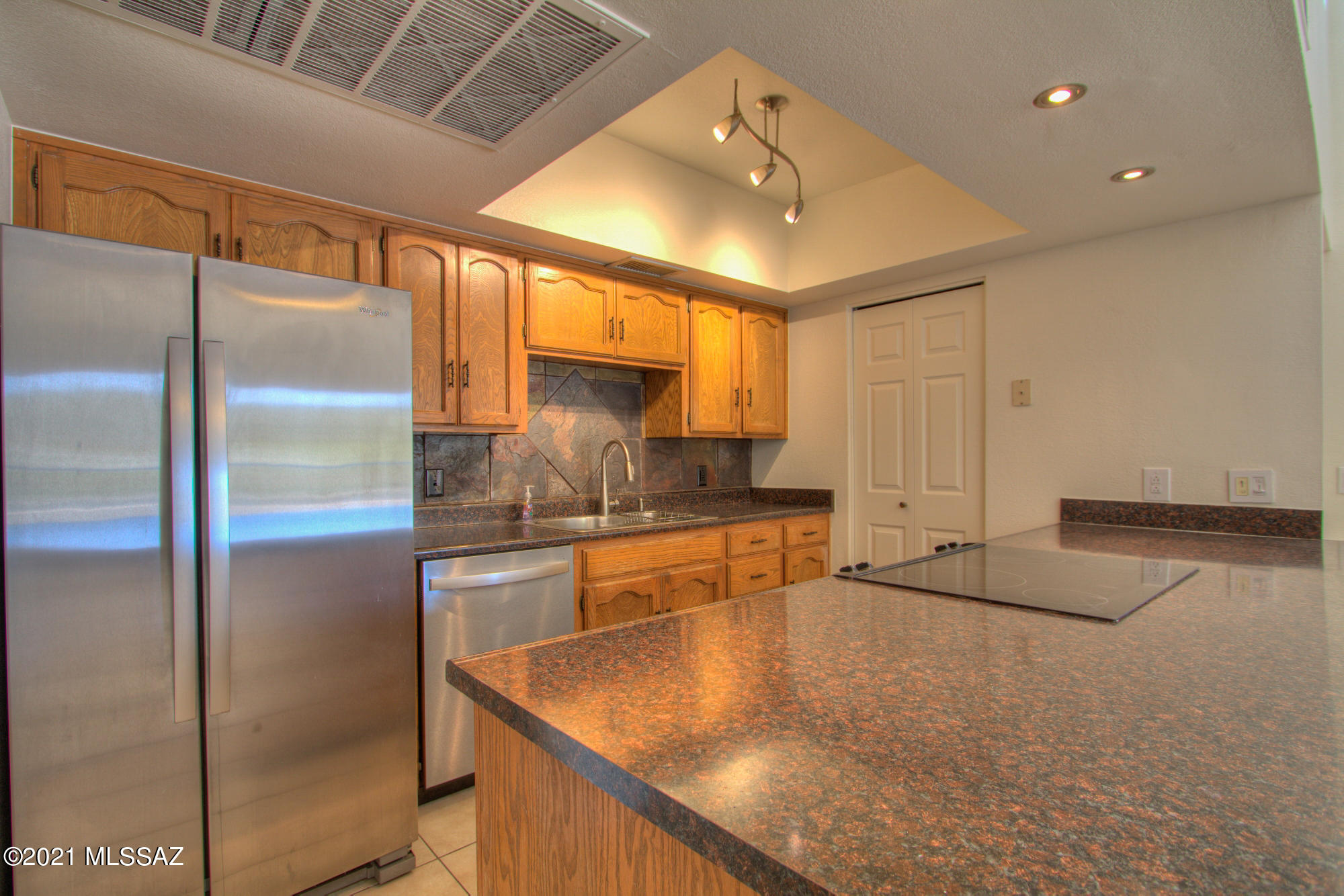 1200 East River Road, Unit D52 Tucson, AZ 85718 - Photo 4 of 15
