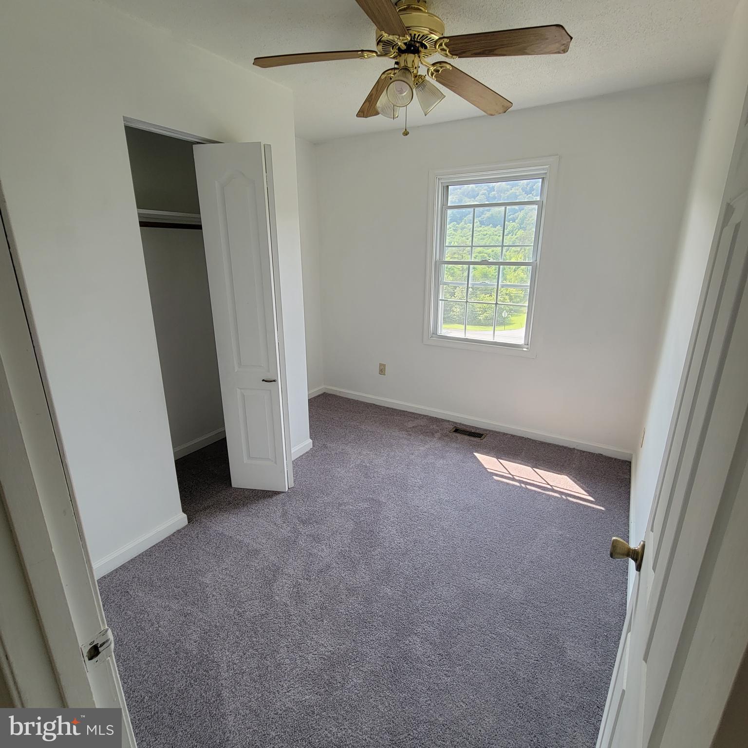 3475 Valley Road Berkeley Springs, WV 25411 - Photo 20 of 42 2nd Bathroom