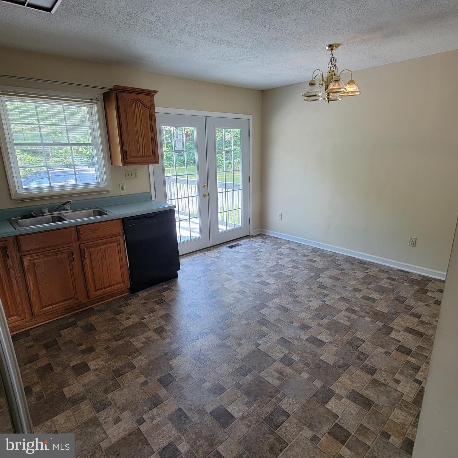 3475 Valley Road Berkeley Springs, WV 25411 - Photo 10 of 42 Kitchen