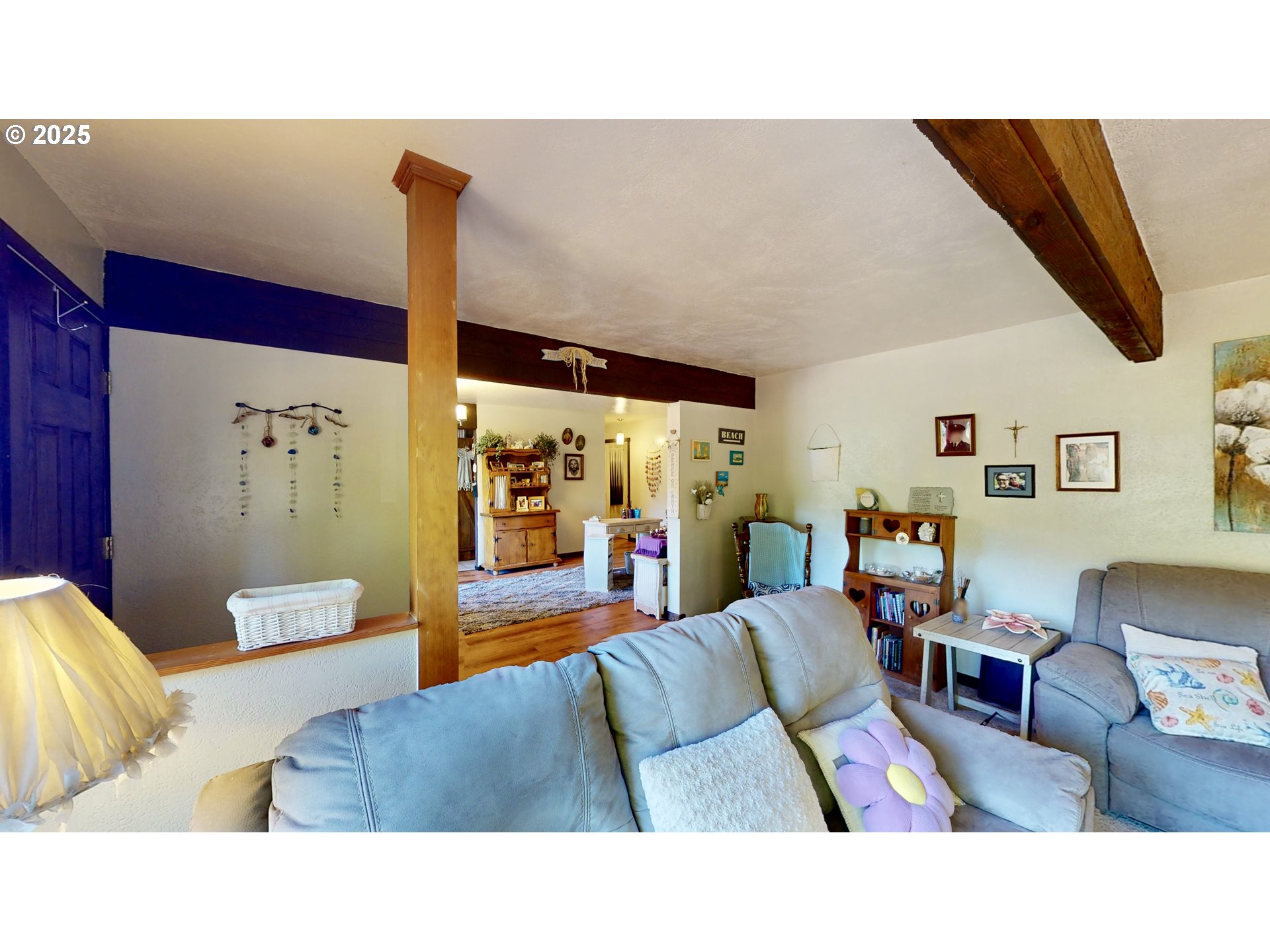 28656 Brooks Road Gold Beach, OR 97444 - Photo 11 of 43 Living Room