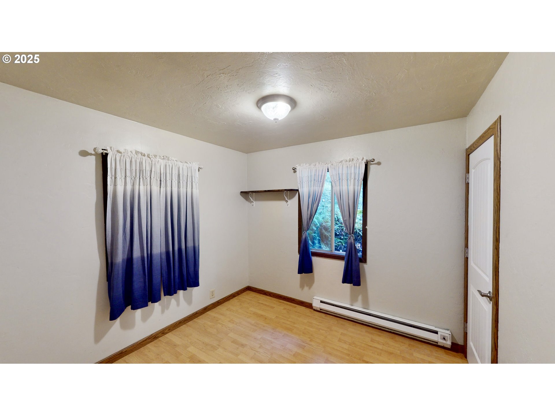 28656 Brooks Road Gold Beach, OR 97444 - Photo 22 of 43 Hallway