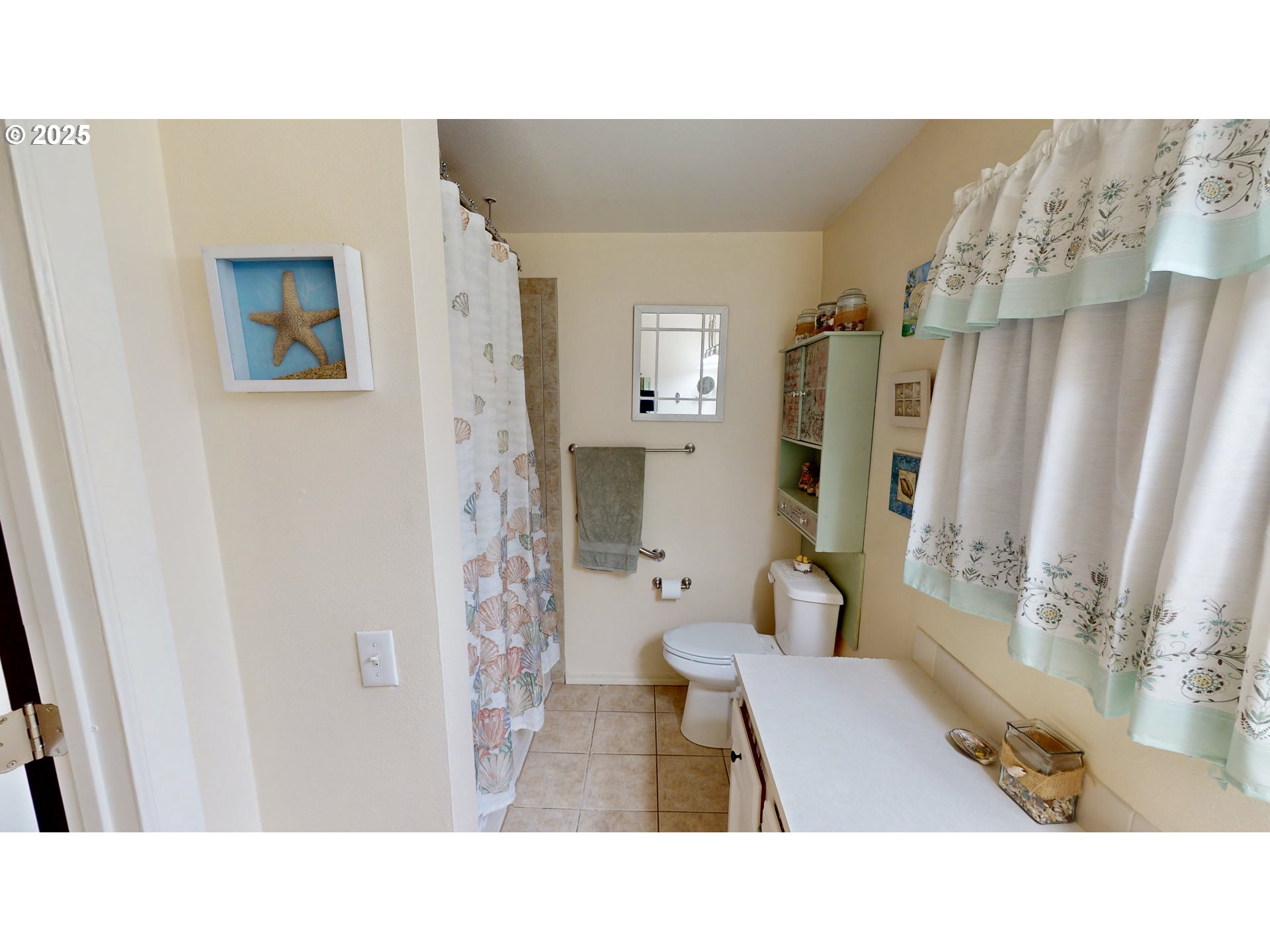 28656 Brooks Road Gold Beach, OR 97444 - Photo 26 of 43 Bathroom