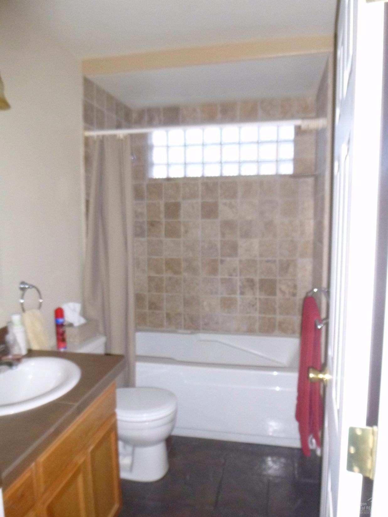 2346 Northeast Yellowpine Road Prineville, OR 97754 - Photo 21 of 24 Second Downstairs Bathroom.