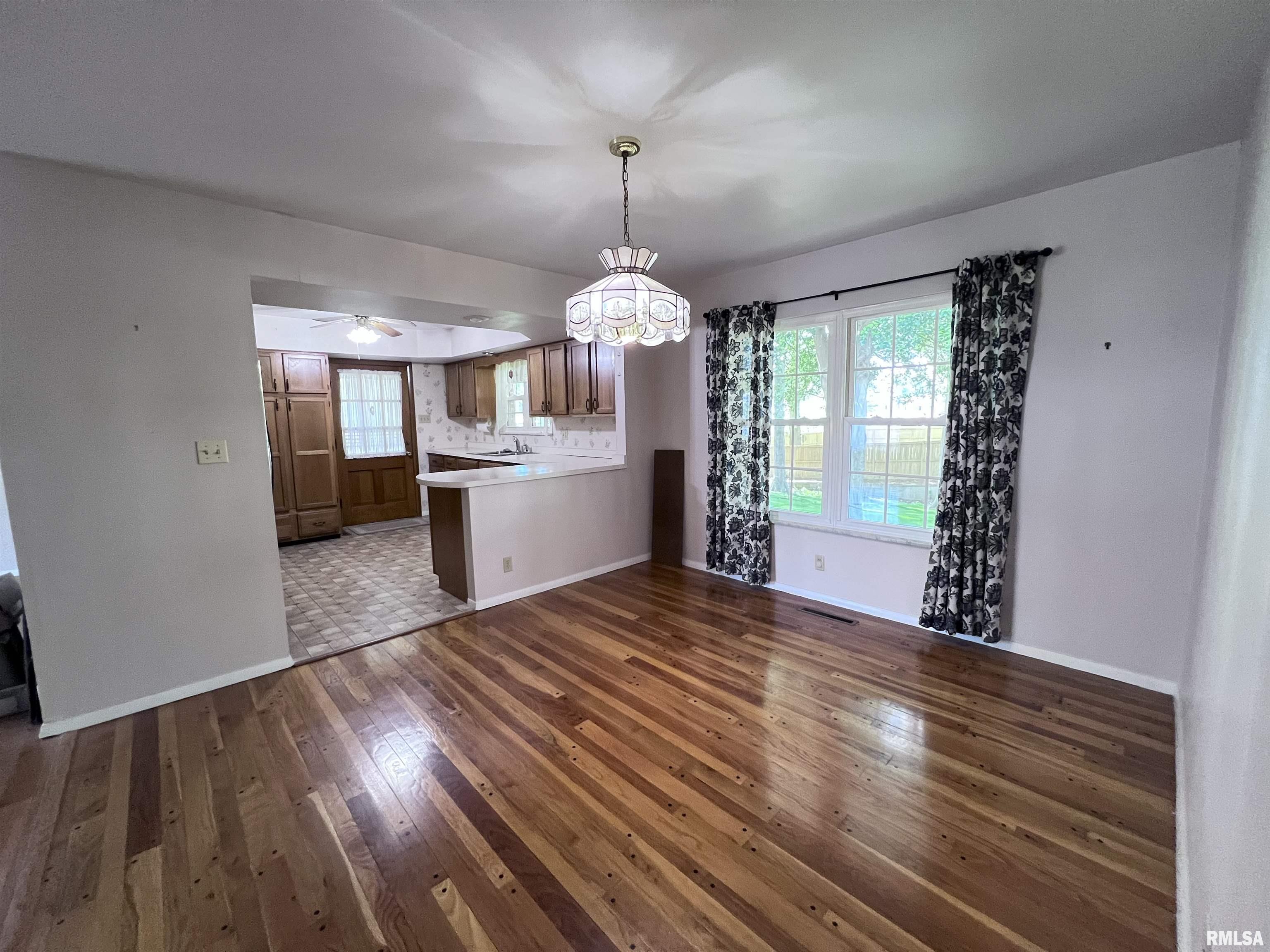 2575 West Striegel Road Carbondale, IL 62901 - Photo 8 of 37 Gallery Image 8
