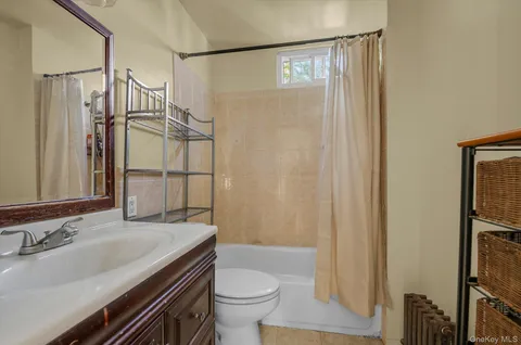 $749,000 | 225-13 95th Avenue, Floral Park, NY 11001