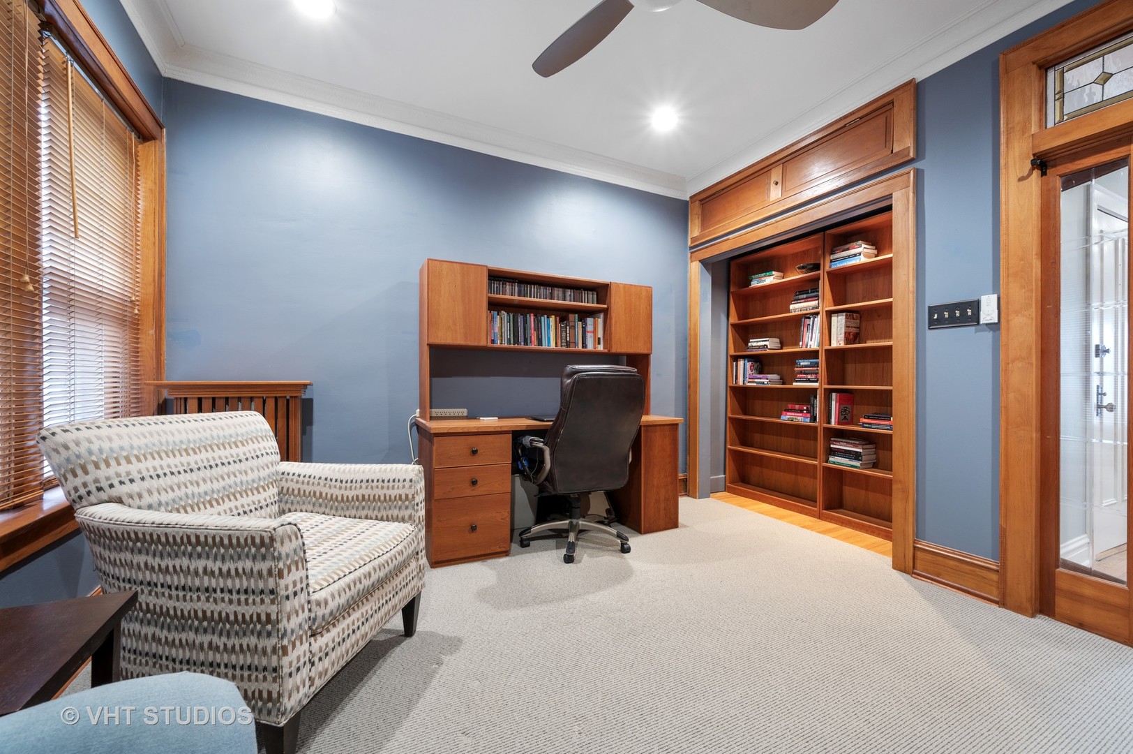 815 Ridge Avenue, Unit 3 Evanston, IL 60202 - Photo 14 of 16 a living room with furniture and a flat screen tv