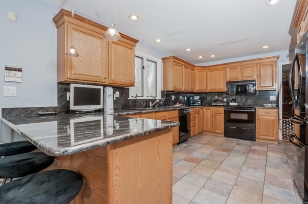304 Stonebridge Road Wayland, MA 01778 - Photo 3 of 24 Gallery Image 3