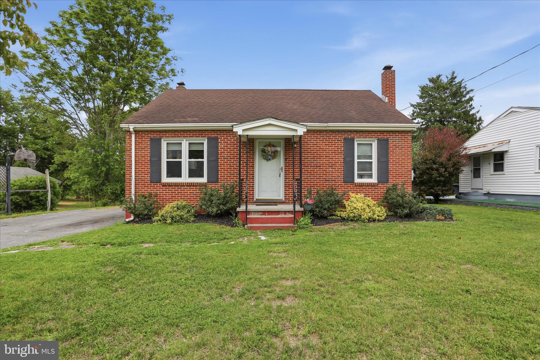 2066 Broad Falling Waters, WV 25419 - Photo 4 of 40