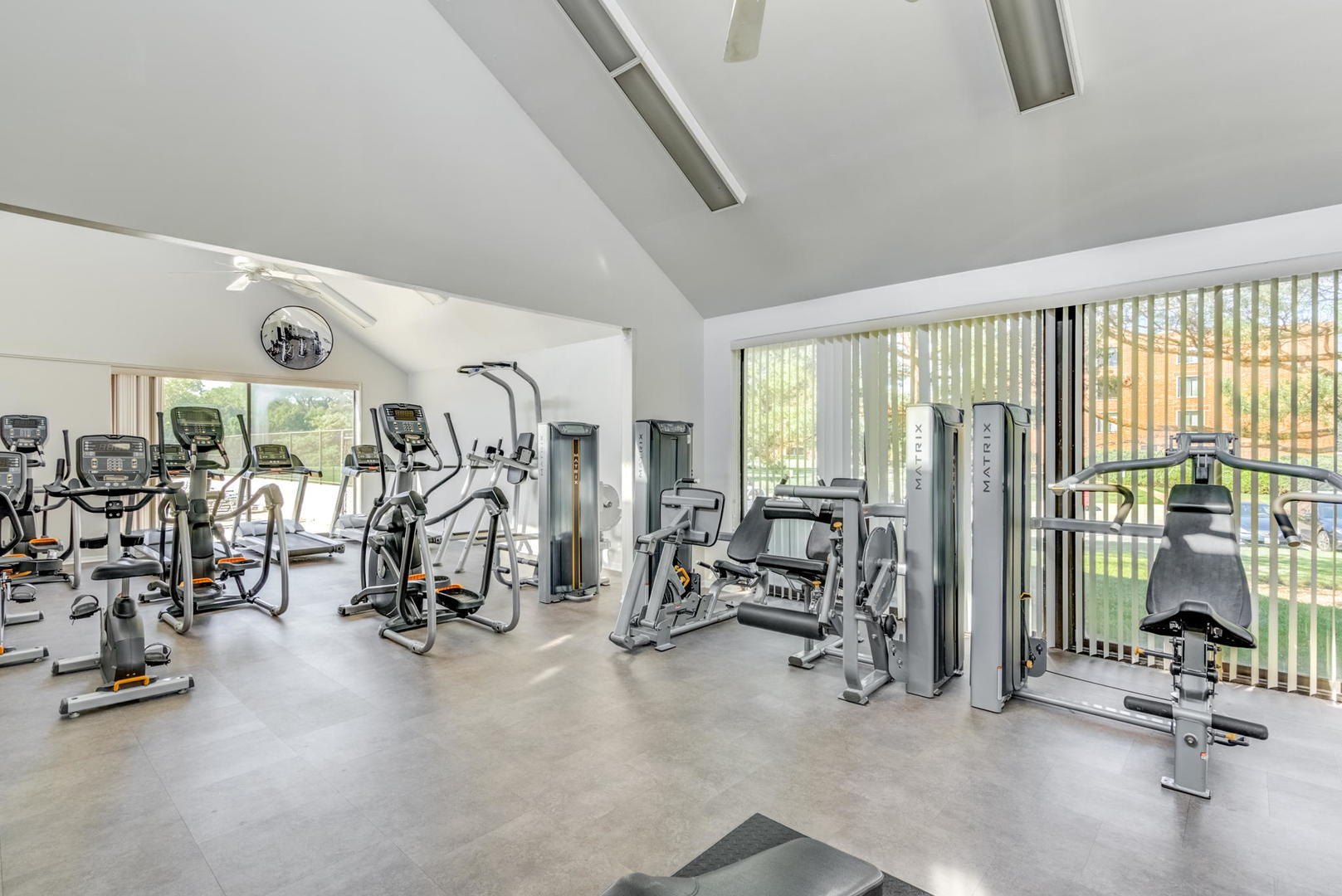 1415 East Central Road, Unit 422C Arlington Heights, IL 60005 - Photo 18 of 19 a view of a room with gym equipment