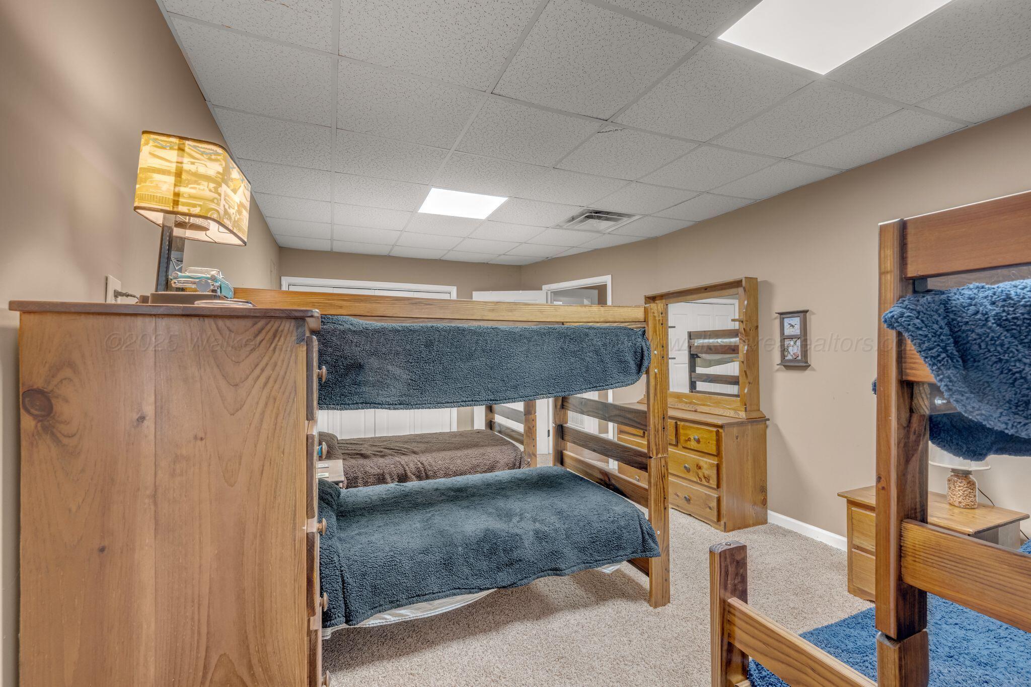 10 Davis Road Jasper, AL 35503 - Photo 28 of 49 Bunk Room