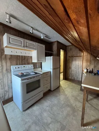 $2,100 | 87 Hill Street, Shelton, CT 06484