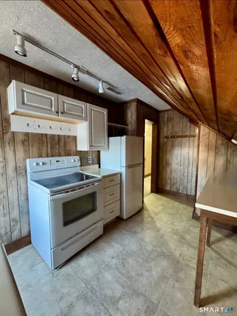 $1,750 | 91 Hill Street, Shelton, CT 06484