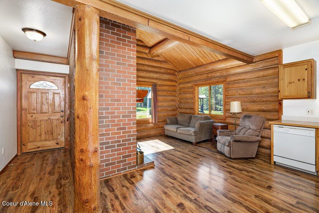 72 Hank Allen Way Blanchard, ID 83804 - Photo 8 of 43 Living Room Entry