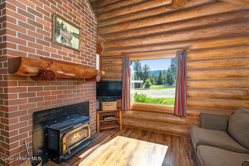 72 Hank Allen Way Blanchard, ID 83804 - Photo 9 of 43 Living Room
