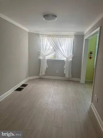 $2,300 | 329 North Oak Avenue, Clifton Heights, PA 19018