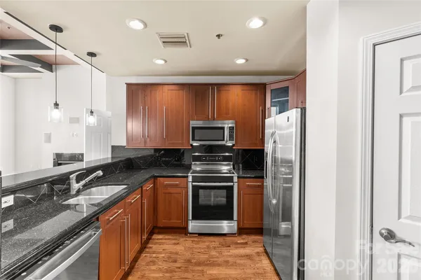 $549,900 | 127 North Tryon Street, Unit 410, Charlotte, NC 28246