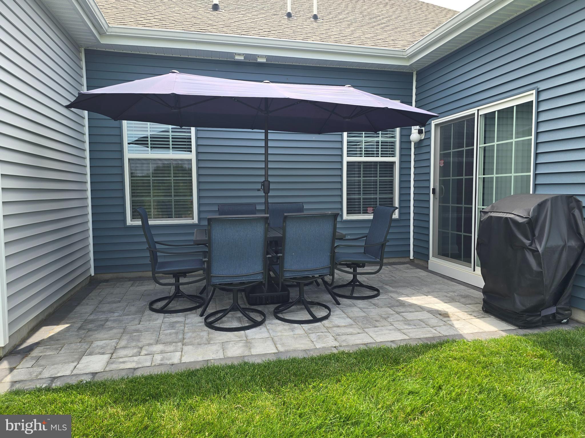 35 Queensferry Drive Williamstown, NJ 08094 - Photo 4 of 63 10' X 16' Paver Patio