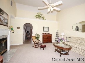 2815 Wordsworth Drive Springfield, IL 62711 - Photo 2 of 12 Gallery Image 2
