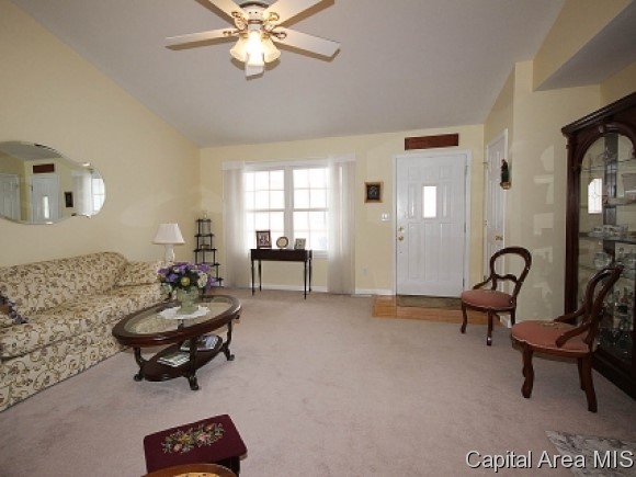 2815 Wordsworth Drive Springfield, IL 62711 - Photo 4 of 12 Gallery Image 4