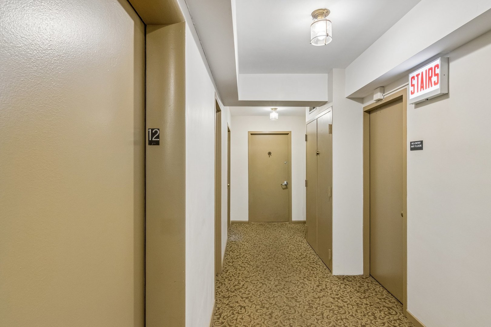 2909 North Sheridan Road, Unit 1201 Chicago, IL 60657 - Photo 23 of 32